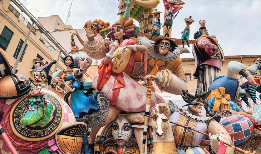 Las Fallas, statue satiriche di legno e cartapesta