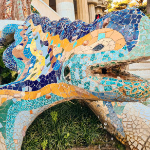 Salamandra decorata con ceramiche e vetri rotti, Parc Güell, Barcellona