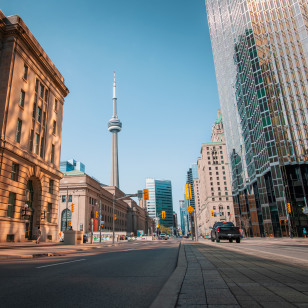 CN Tower vista da Bay Street, Toronto