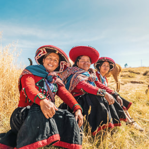 Donne peruviane in abiti tipici