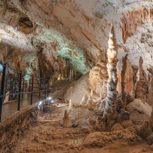 Grotte di Postumia