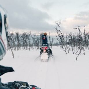 Escursione in motoslitta