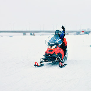 Escursione in motoslitta