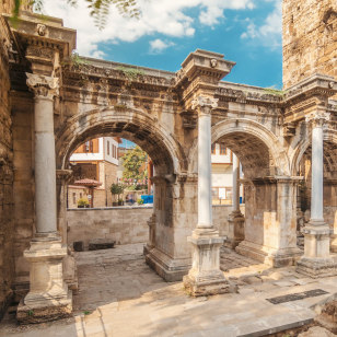 Porta di Adriano, Antalya