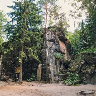 Tana del Lupo, Gierloz
