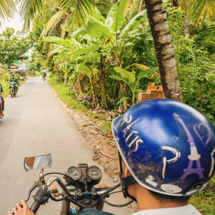 Giro in xe loi, Nhon Than