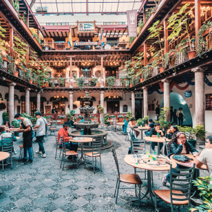 Cortile in stile coloniale a Quinto