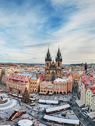 Mercatini di Natale nella Piazza della Citt&agrave; Vecchia di Praga