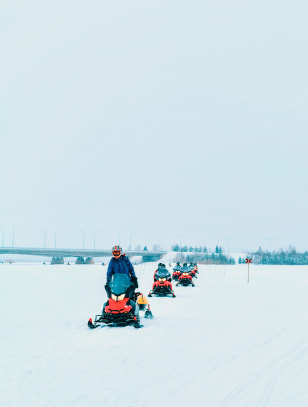 Escursione in motoslitta
