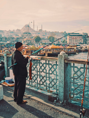 Pescatore nel ponte di Galata