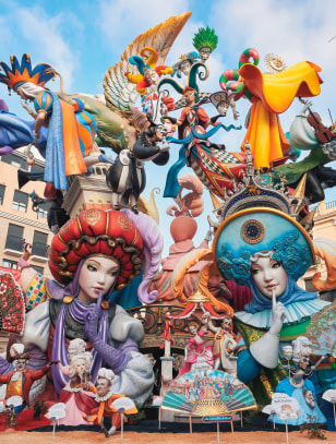 Las Fallas, statue satiriche di legno e cartapesta