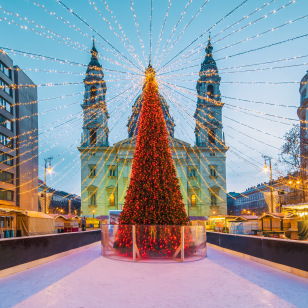 Albero di Natale di fronte alla Basilica di Santo Stefano, Budapest
