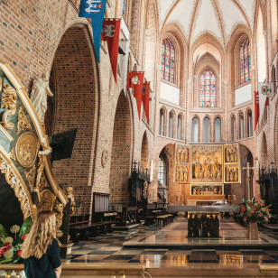 Interno della cattedrale gotica di Poznan