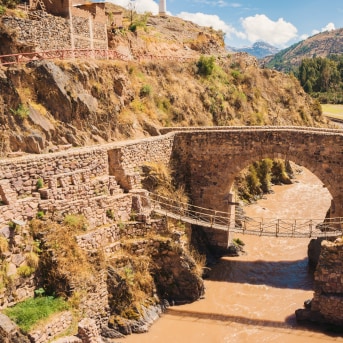 Ponte coloniale di Checacupe, fiume Ausangate