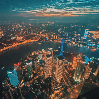 Shanghai dall'alto by night