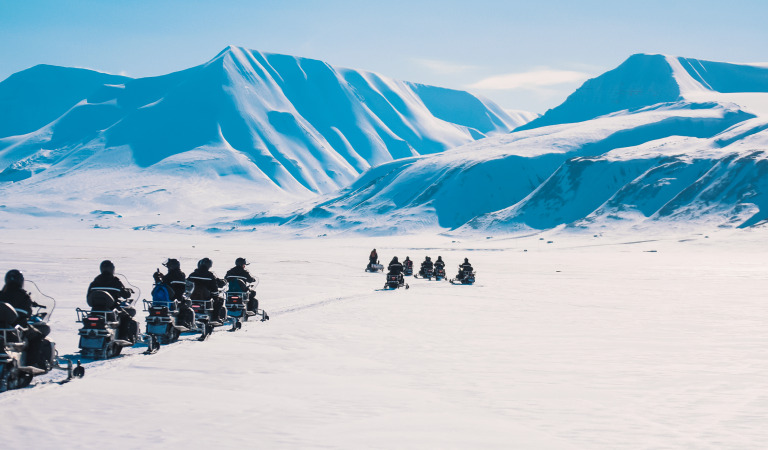 Motoslitta sul ghiacciaio di Langjokull