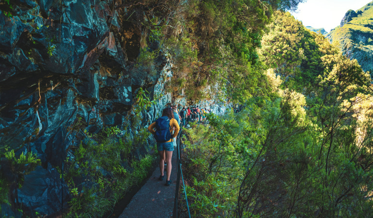 Trekking alla cascata di Caldeirão Verde