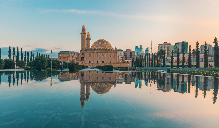 Moschea Taza Pir, Baku