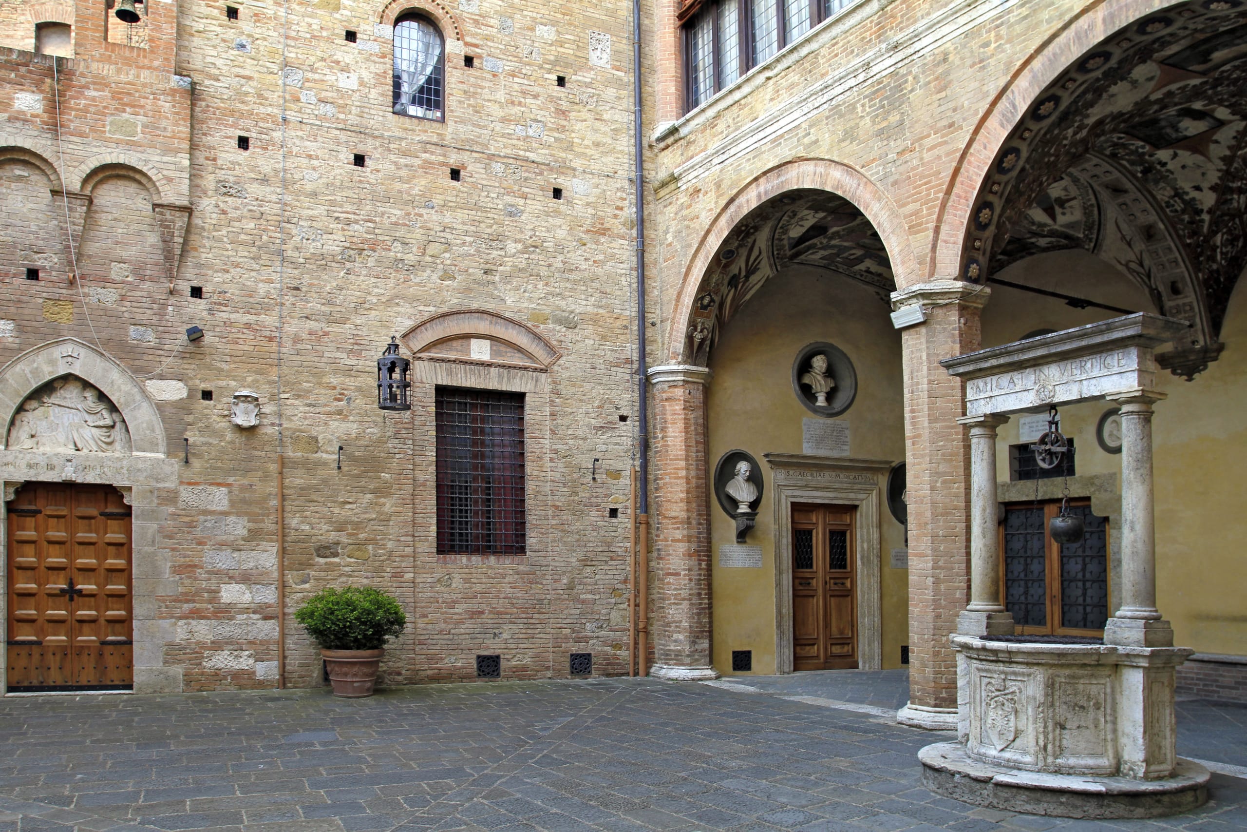 palazzo Chigi Saracini Siena