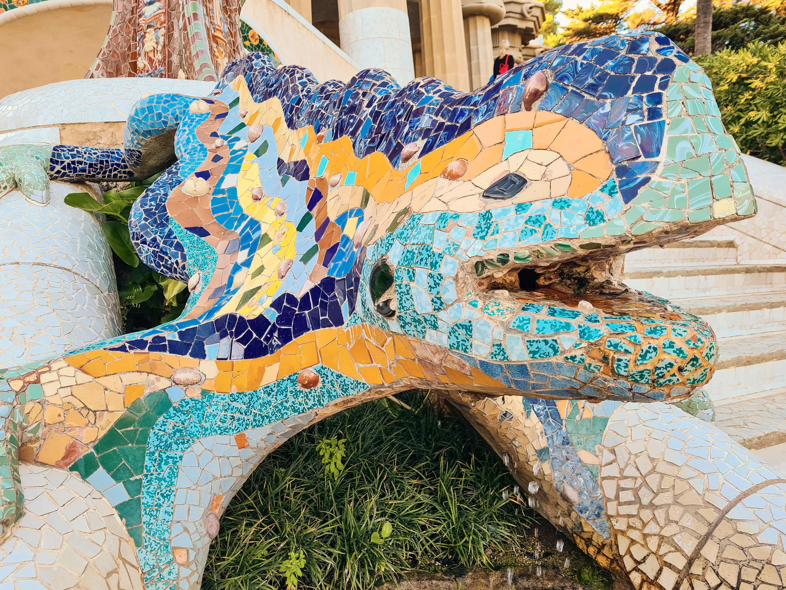Salamandra decorata con ceramiche e vetri rotti, Parc Güell, Barcellona