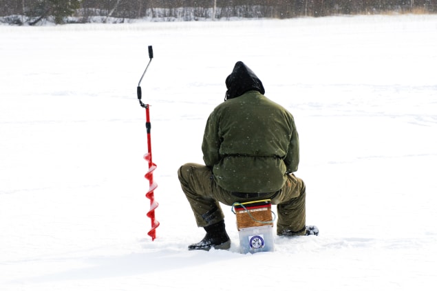 Pesca sul ghiaccio in Finlandia